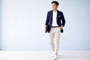 20代男性向けのメンズファッションレンタルコーデ。ジャケットとTシャツ、テーパードパンツを合わせた爽やかで清潔感のあるスタイル